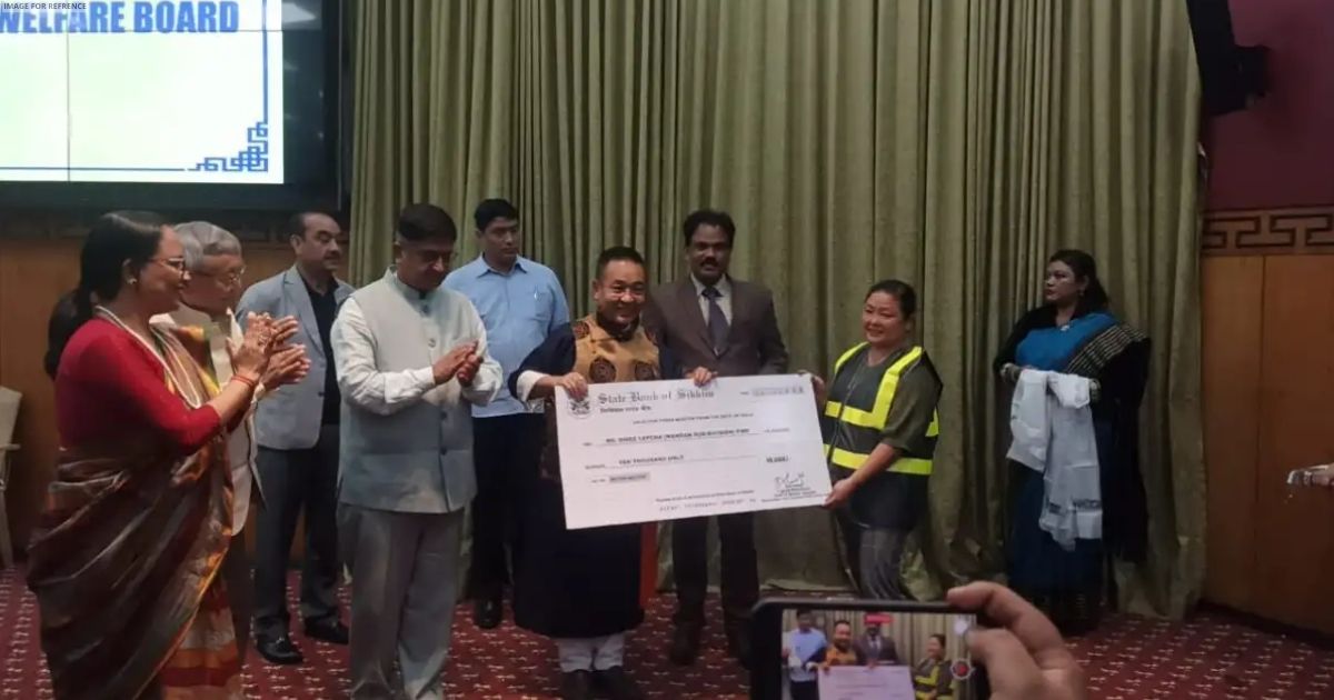 Sikkim govt gives Rs 10,000 each to over 8,000 labourers as relief after GLOF